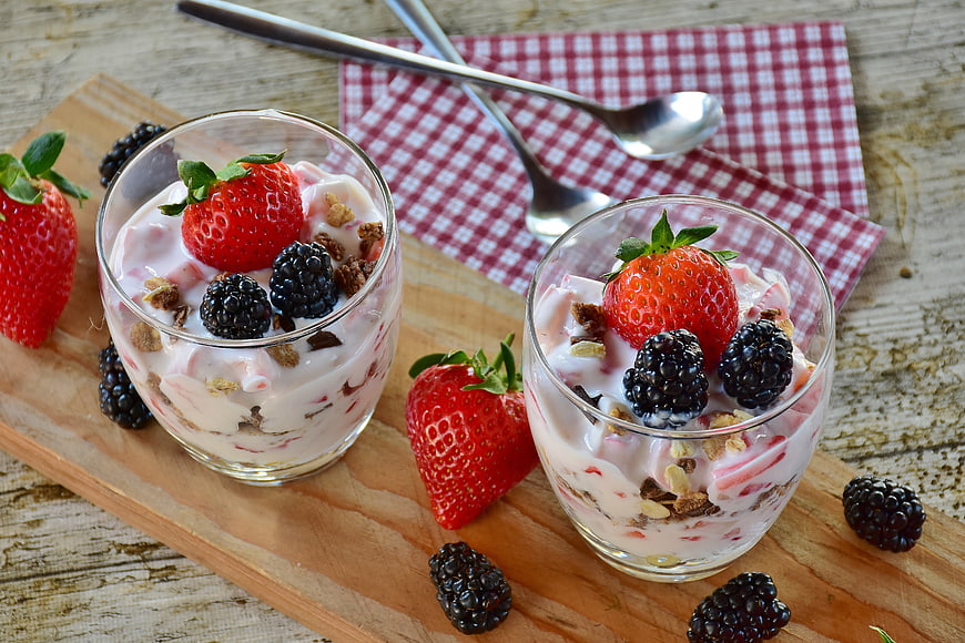 Fresh Strawberry and Blackberry Yogurt Parfait with Granola
