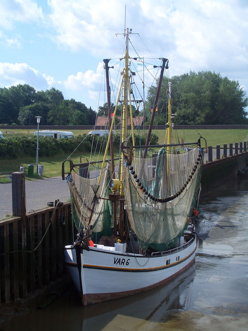 Traditional fishing boat VAR 6 docked in harbor