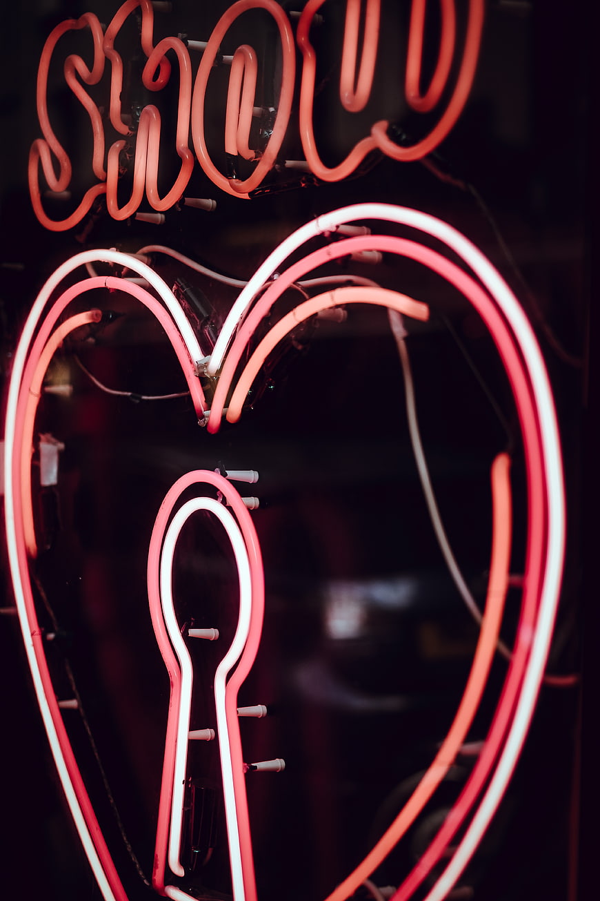 Neon Heart Sign with Keyhole and Show Text
