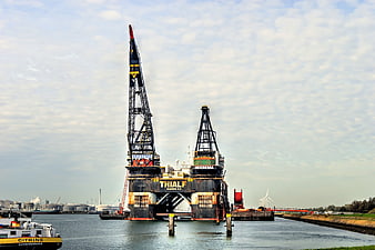 Heerema Thialf Crane Vessel in Calandkanaal Waterway