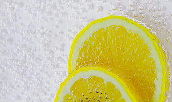 Fresh Lemon Slices in Sparkling Water