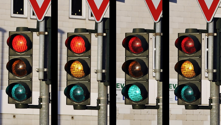 Sequence of traffic light changing from red to green