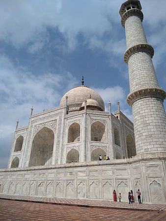 Taj Mahal Minaret and Dome Architecture