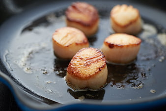 Searing Scallops in a Cast Iron Skillet