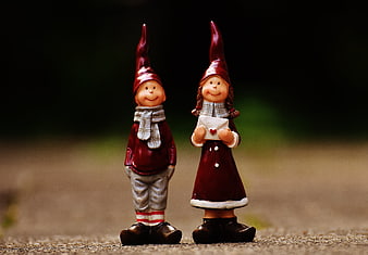 Cute Gnome Couple Figurines Holding Heart Letter